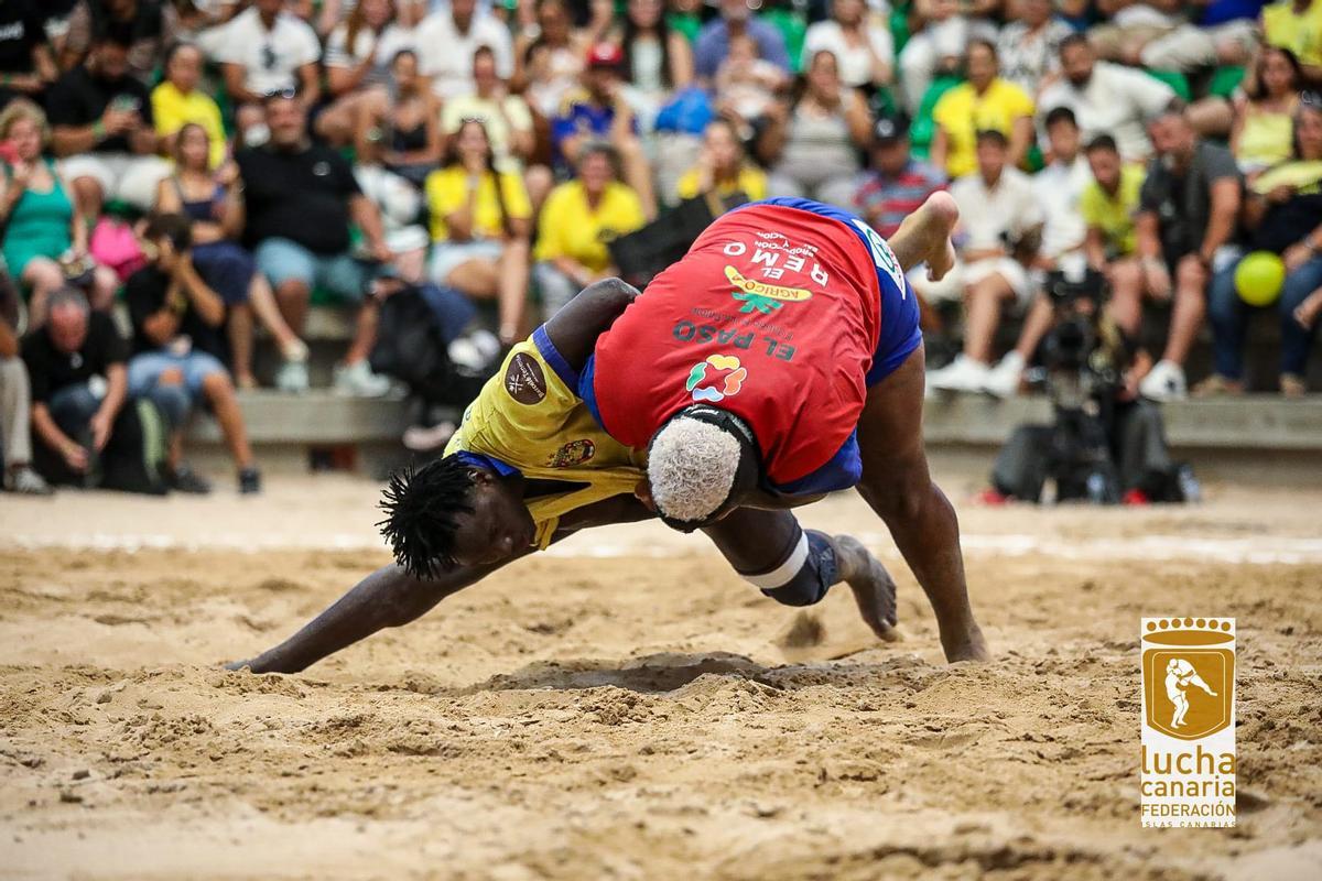 El Chimbesque, mejor equipo de Canarias de lucha canaria