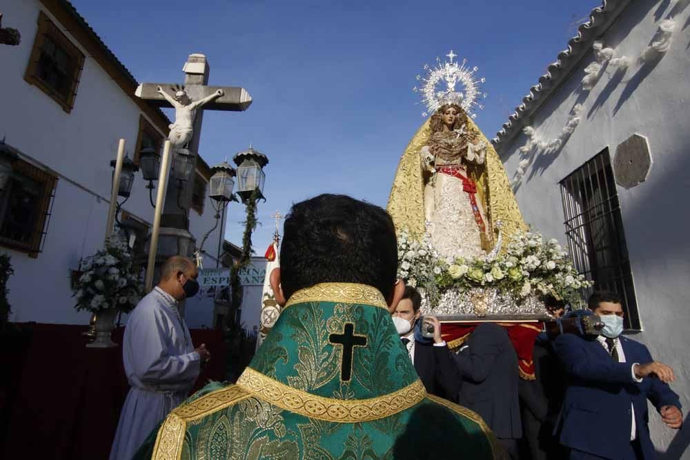 La Virgen de la Paz vuelve a su plaza de Capuchinos