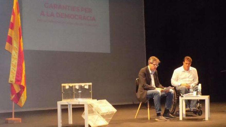 Bonvehí i Rodríguez omplen la platea del teatre Conservatori a Manresa
