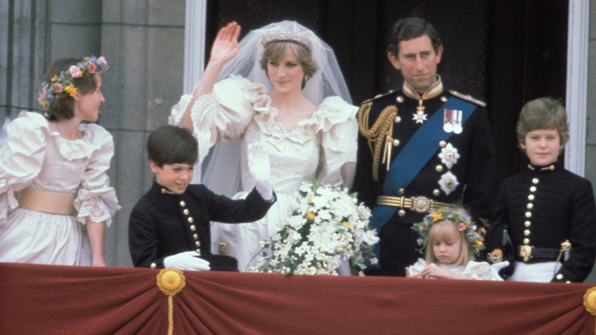 Así era el segundo vestido de novia secreto de Lady Di: muy diferente al primero