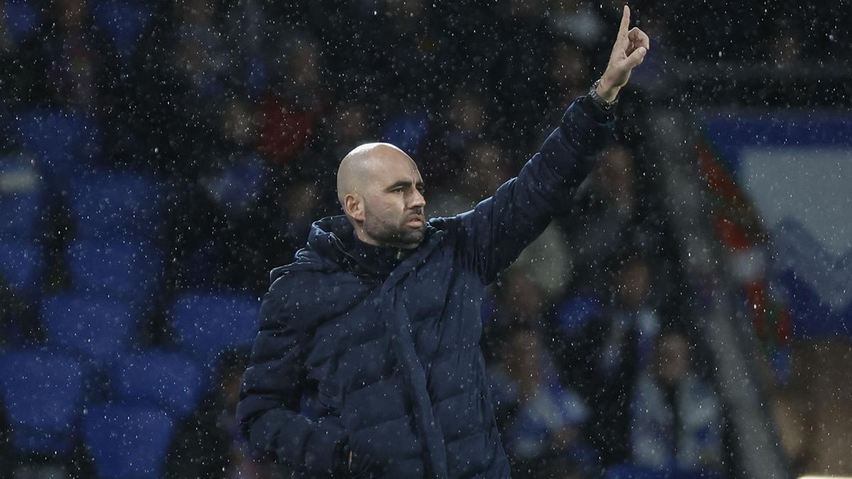 Giráldez: "Espero que Borja Iglesias y Oyarzabal estén en la selección"