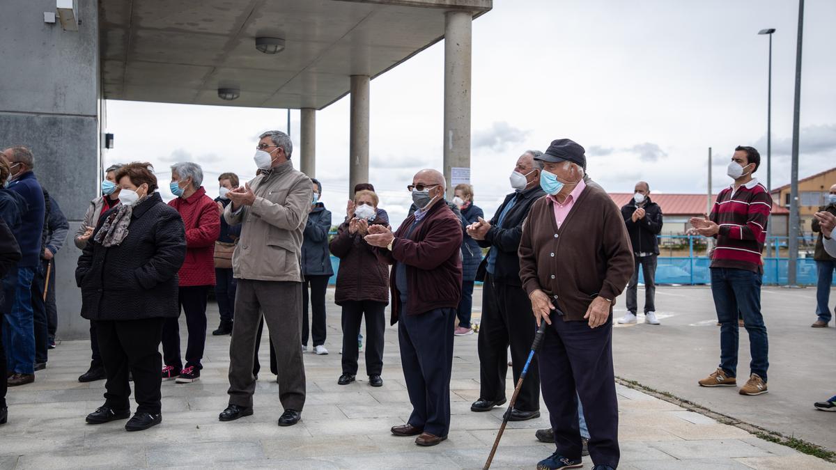 Concentración por la sanidad rural en Tábara