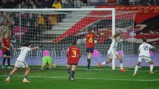 El surrealista error de España contra Italia: ¡saltó al campo con 10 jugadoras!