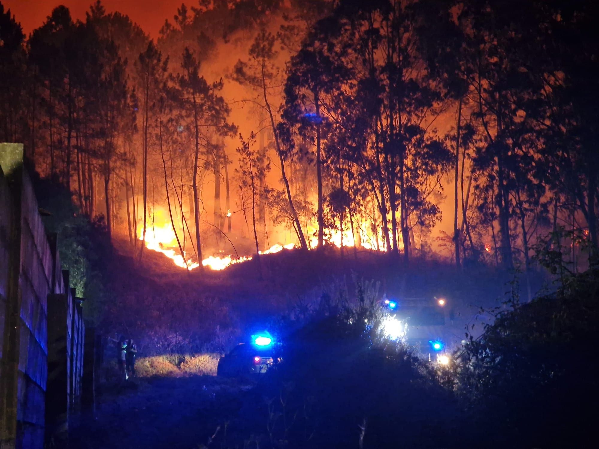 Incendios en Galicia: Vilagarcía y su comarca luchan contra el fuego