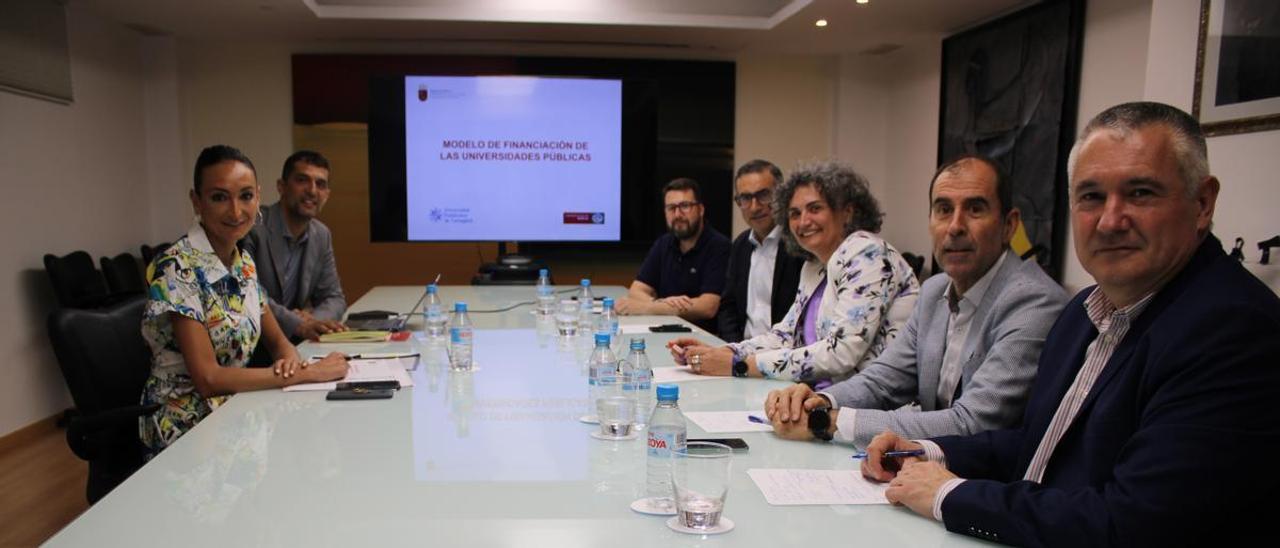 Reunión de la Cosejería de Universidades con los rectores