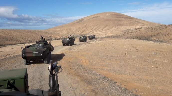 Ejercicios de adiestramiento terrestre en los campos militares de La Isleta y Pájara