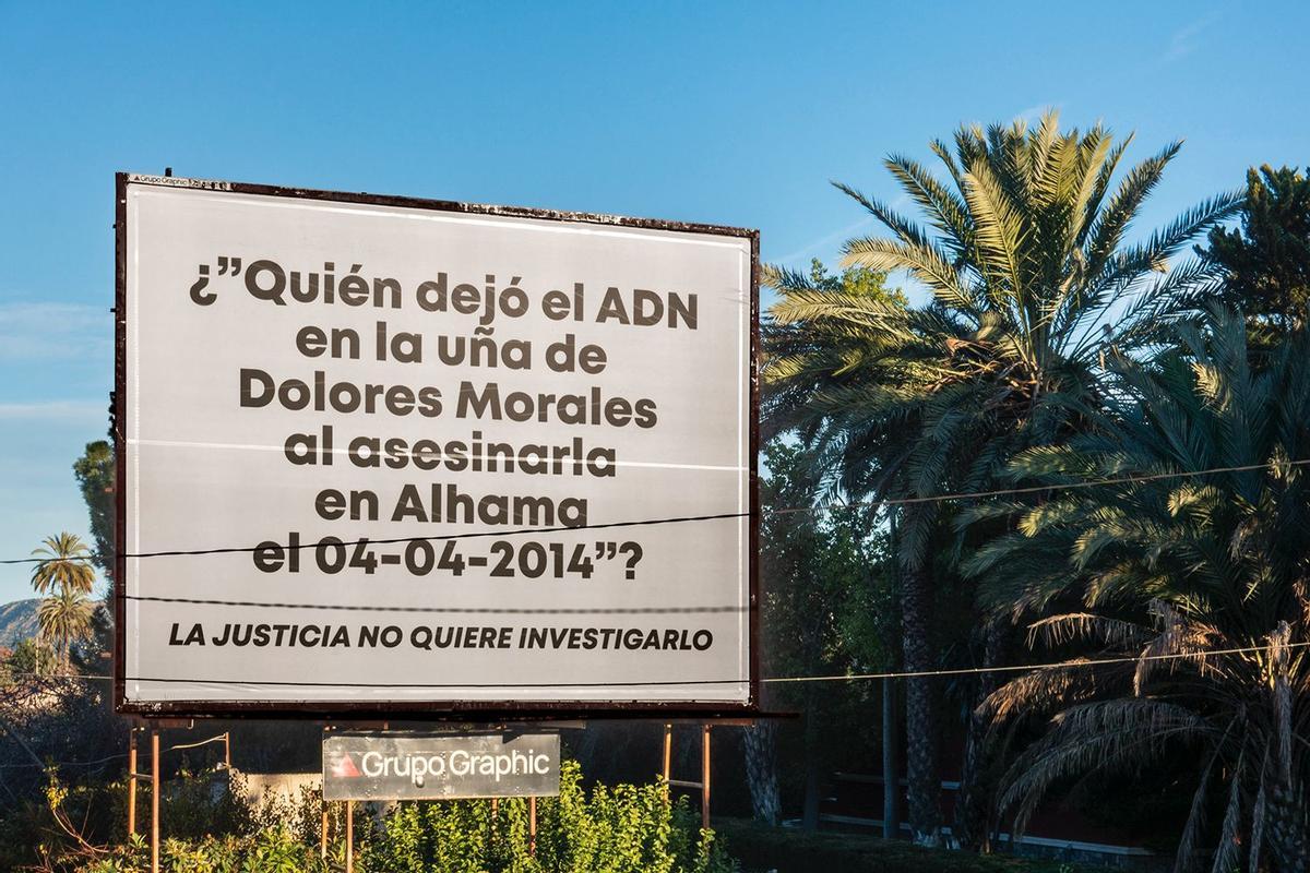 La familia de Mario ha instalado dos vallas, una junto a la Ciudad de la Justicia de Murcia y otra cerca de los juzgados de Totana.