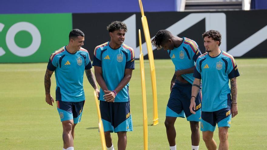 Nico Williams vuelve a los entrenamientos con la Selección Española