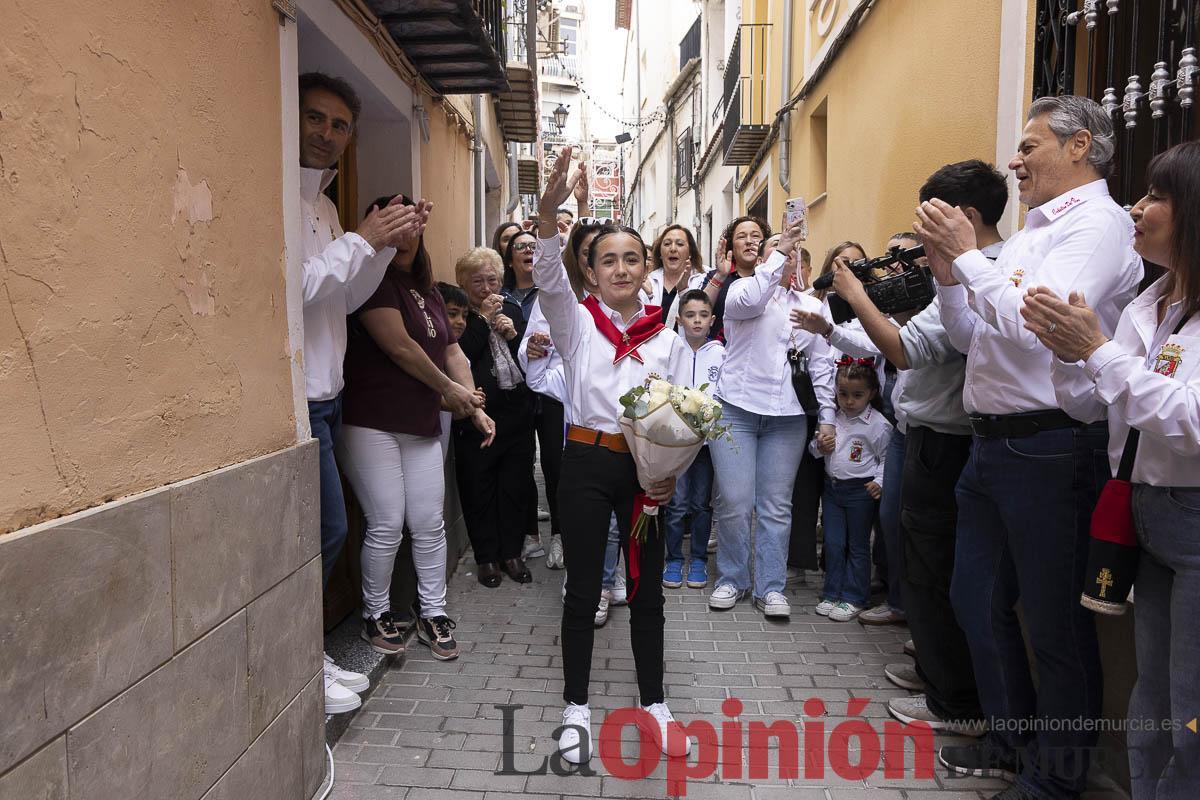 La lluvia no impidió que miles de personas tomaran Caravaca en el ‘Día del Pañuelo’ La lluvia no impidió que miles de personas tomaran Caravaca en el ‘Día del Pañuelo’