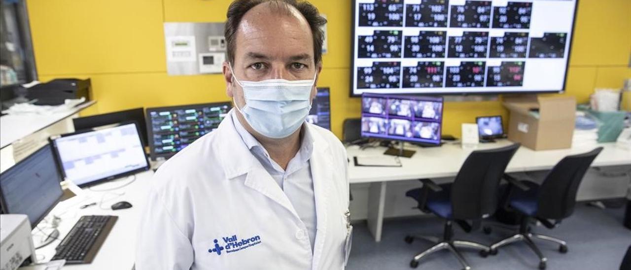 El doctor Ricard Ferrer, jefe del servicio de medicina intensiva del hospital Vall d’Hebron y presidente de la sociedad medica Semicyuc