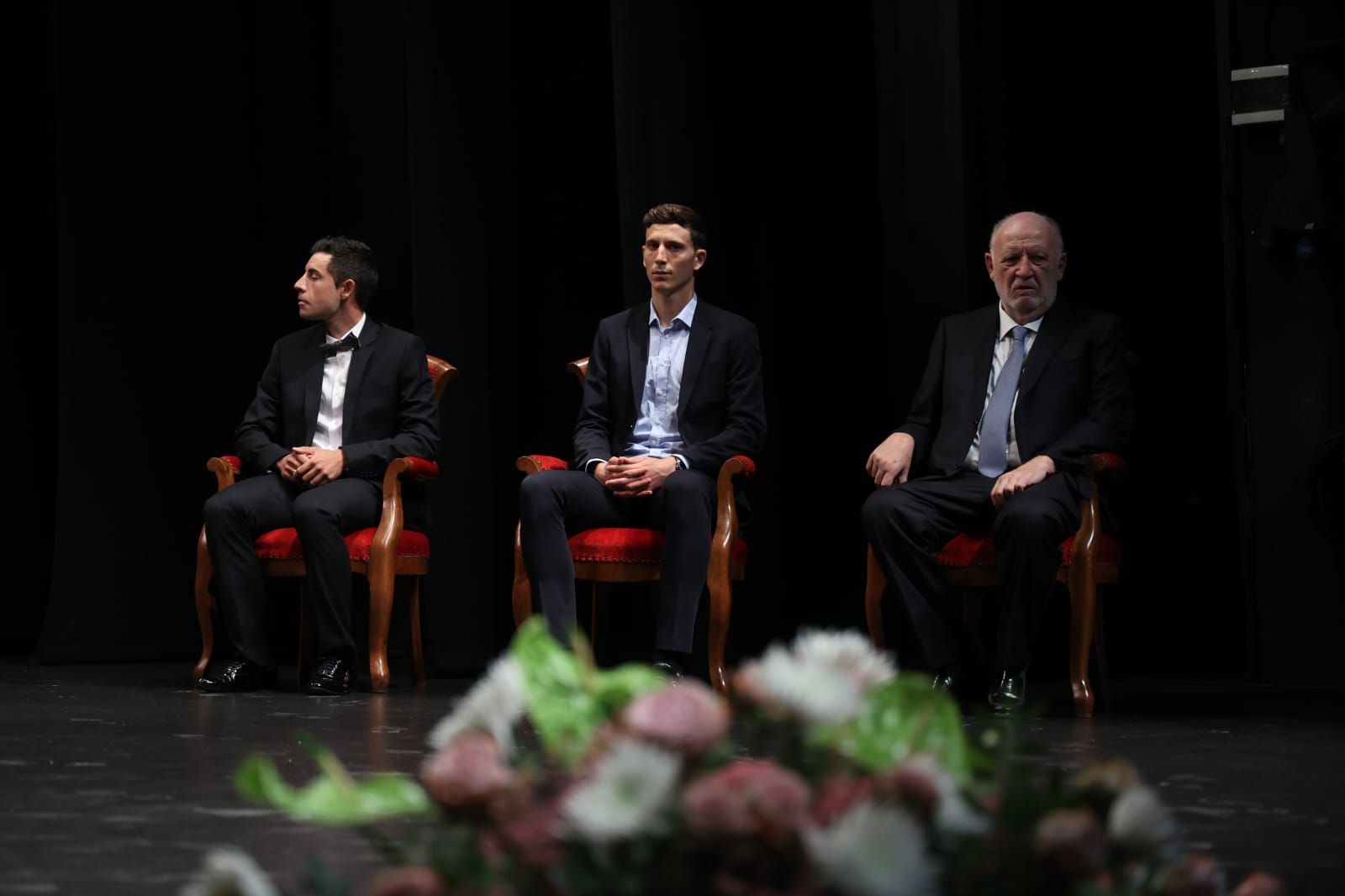 Llaneza, Pau y Sebastián Mora reciben la Medalla de Oro de Vila-real