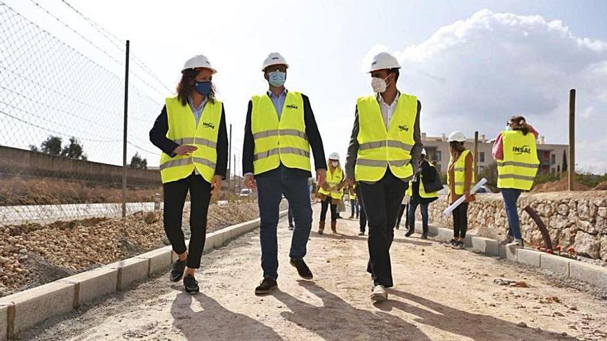 Cladera, Hila y Sevillano visitaron las obras ayer.