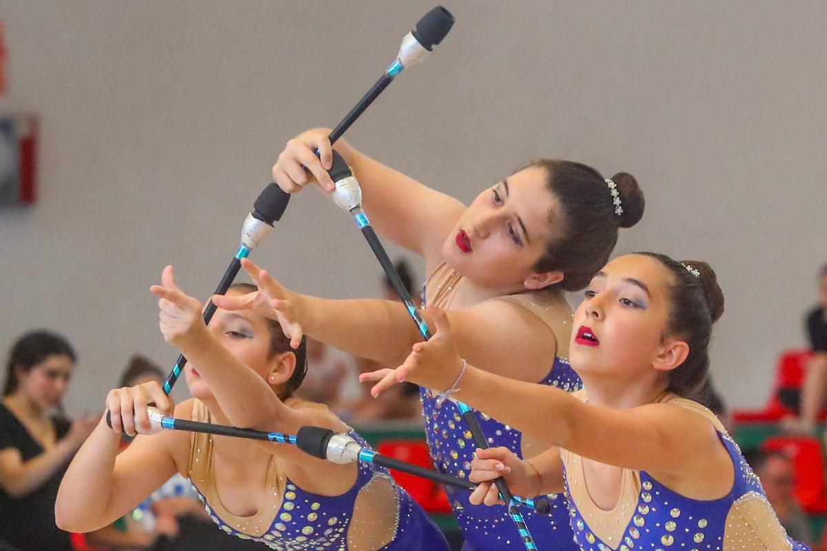 El Torneo Vilarousa hace de la gimnasia rítmica un espectáculo en Catoira