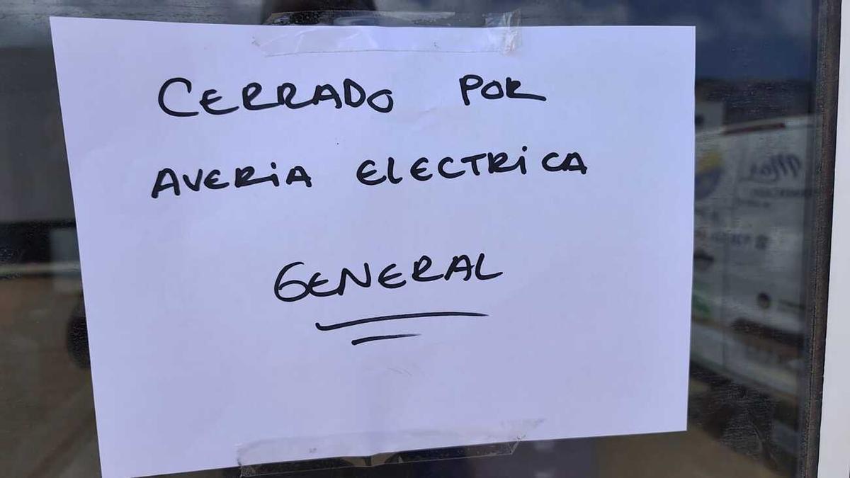 Una avería eléctrica obliga a cerrar los negocios en La Graciosa