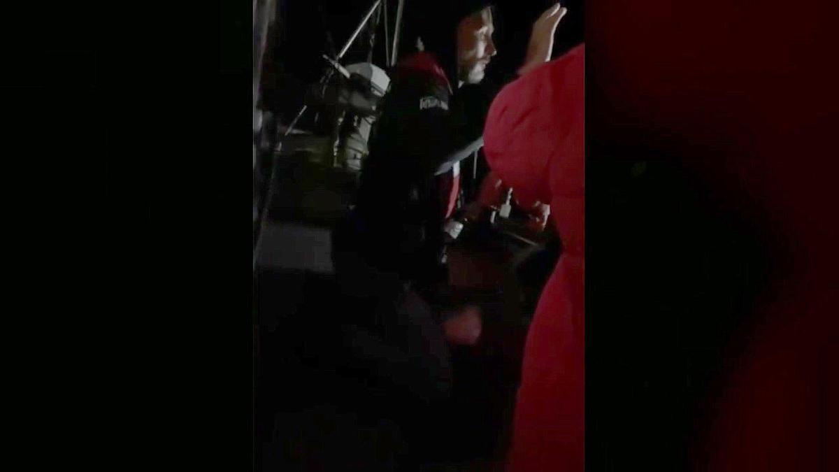 Momento en el que el barco Batolo, de la Flotilla Global Sumud, es interceptado por Israel