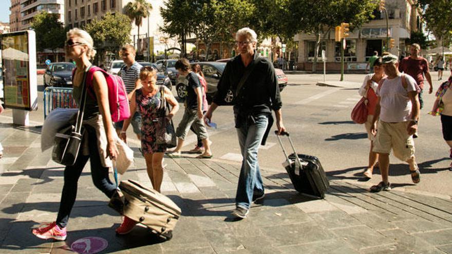 Touristen in Palma.