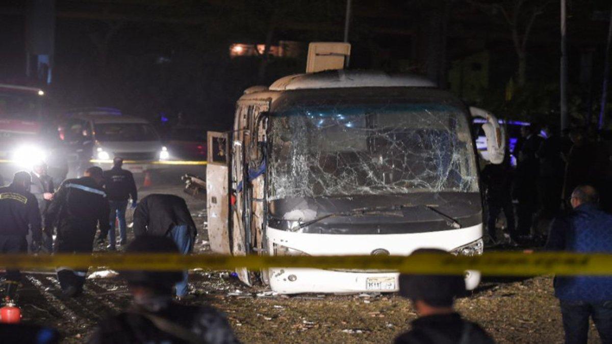 Autobus comba en egipto deja al menos 3 muertos