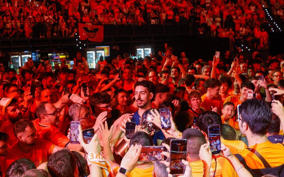 La celebración del Valencia Basket de la Liga Endesa en el Roig Arena, en imágenes