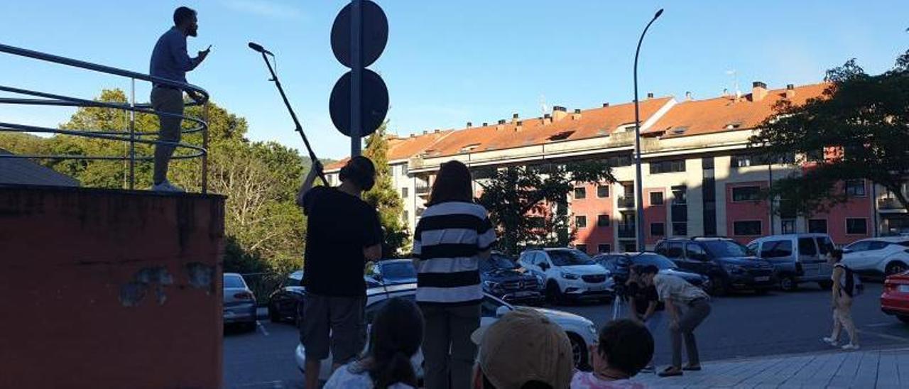 Un momento del rodaje en el barrio moañés de O Rosal.   | FDV