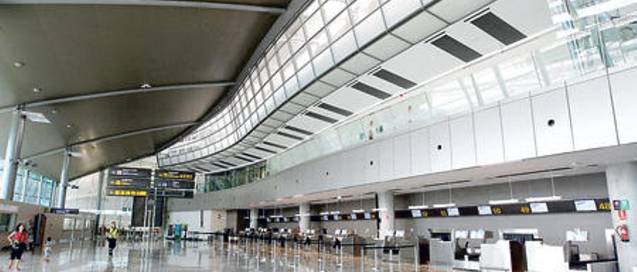 Una de las grandes obras que se marcaron hace 20 años fue la ampliación del aeropuerto de Manises.