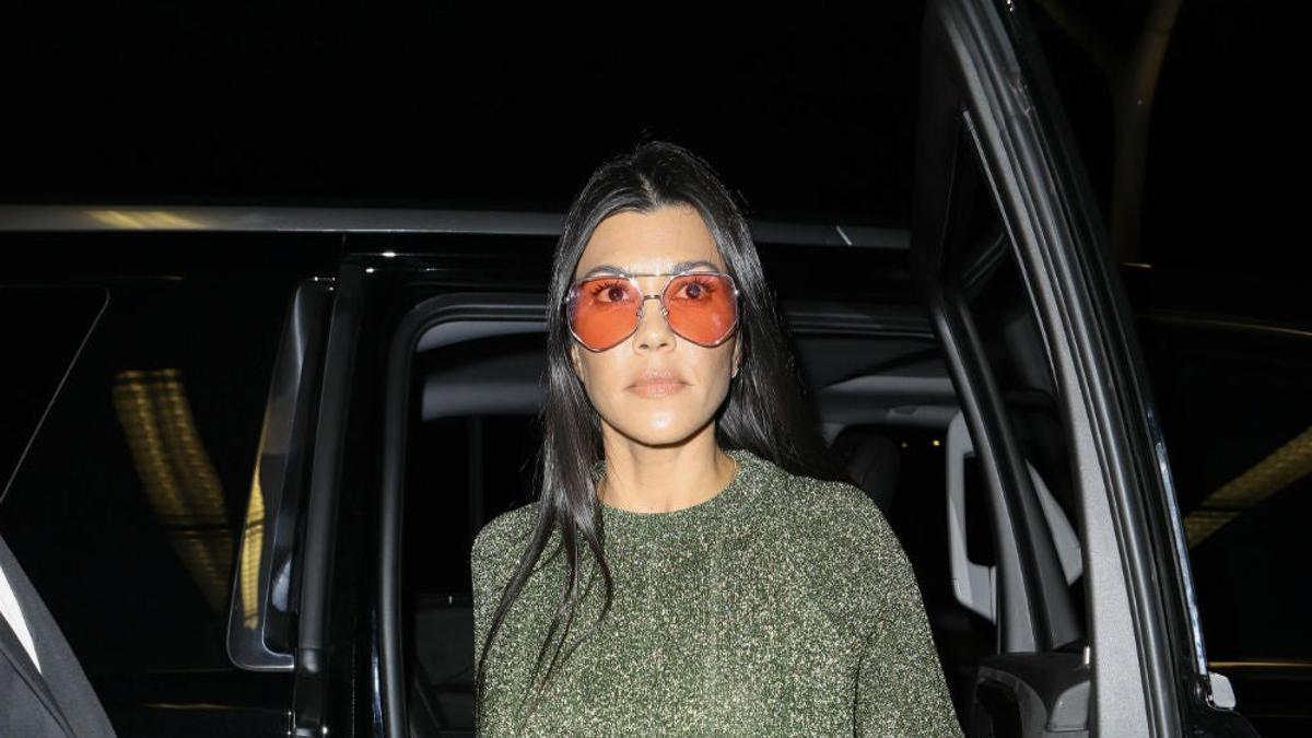 Kourtney Kardashian con un chándal de brilli brilli