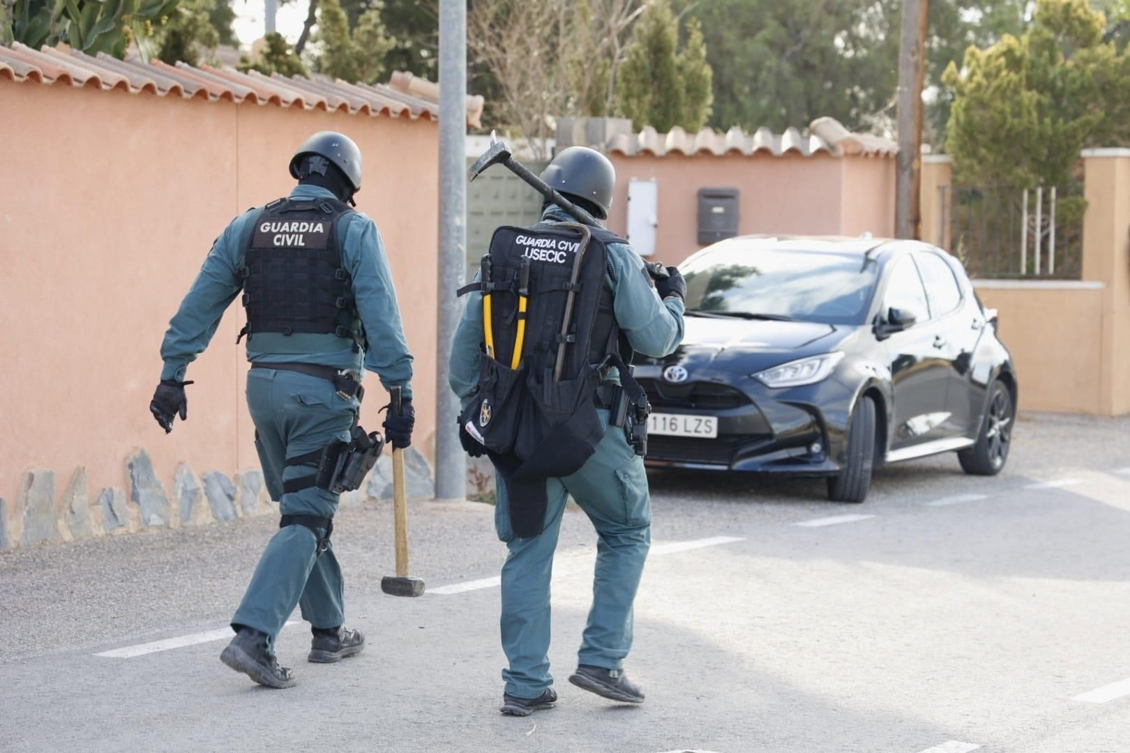 Tiroteo en Alicante: un hombre se atrinchera con una escopeta en un chalet de el Moralet y deja heridos a cinco guardias civiles