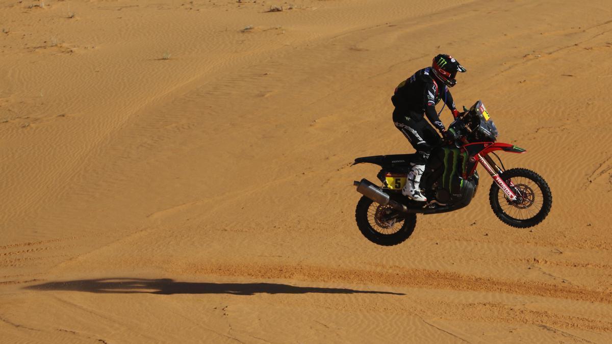 JOan Barreda salta una duna