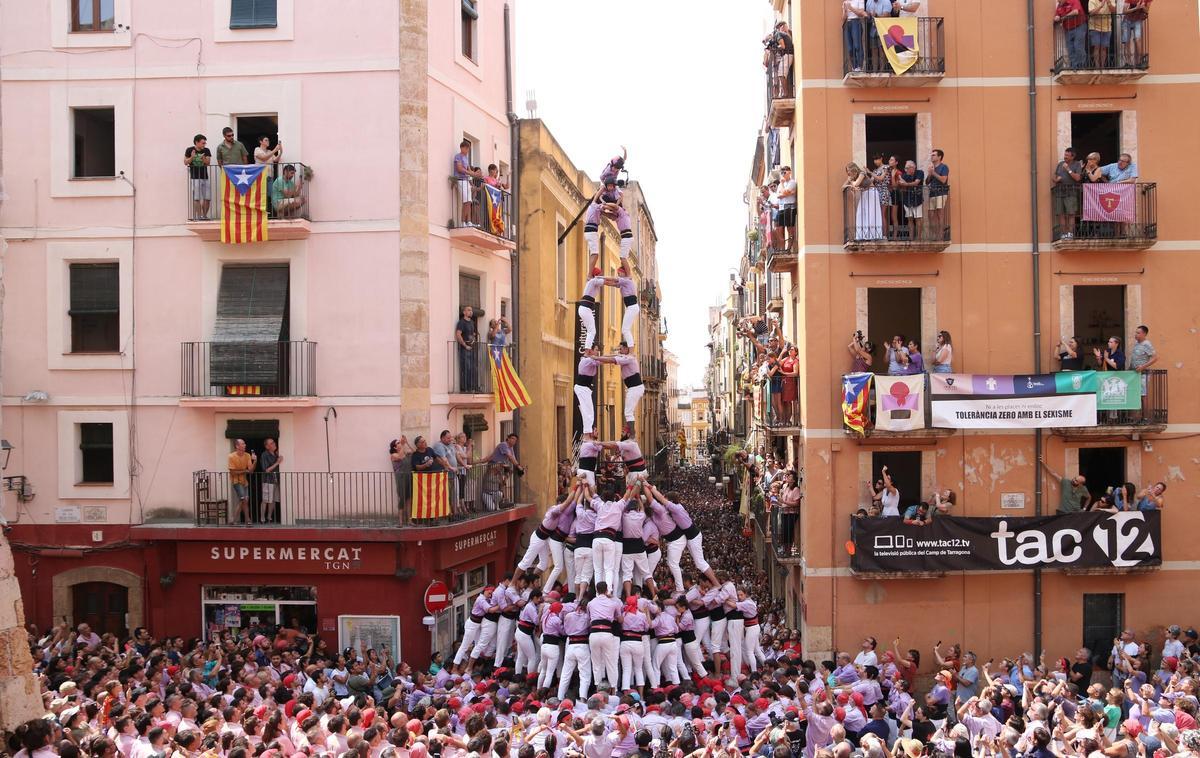 Lúnic gamma extra de la jornada, el 2 de 9 amb folre i manilles de la Jove de Tarragona. Lúnic gamma extra de la jornada, el 2 de 9 amb folre i manilles de la Jove de Tarragona.