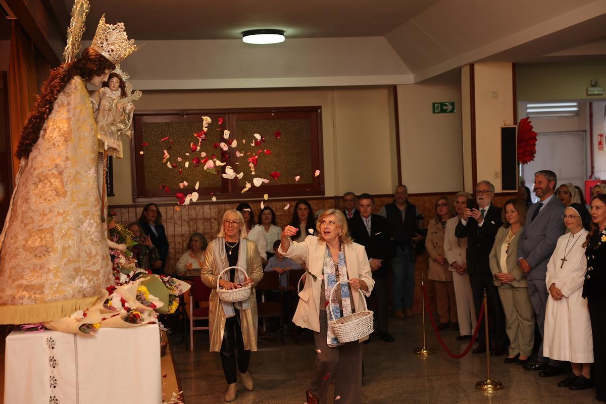 Ofrenda fallera en el Cottolengo del Padre Alegre