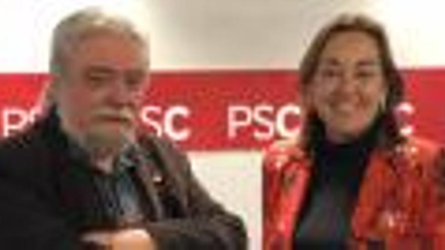 El professor Quim Ruhí i la portaveu socialista Sílvia Paneque.