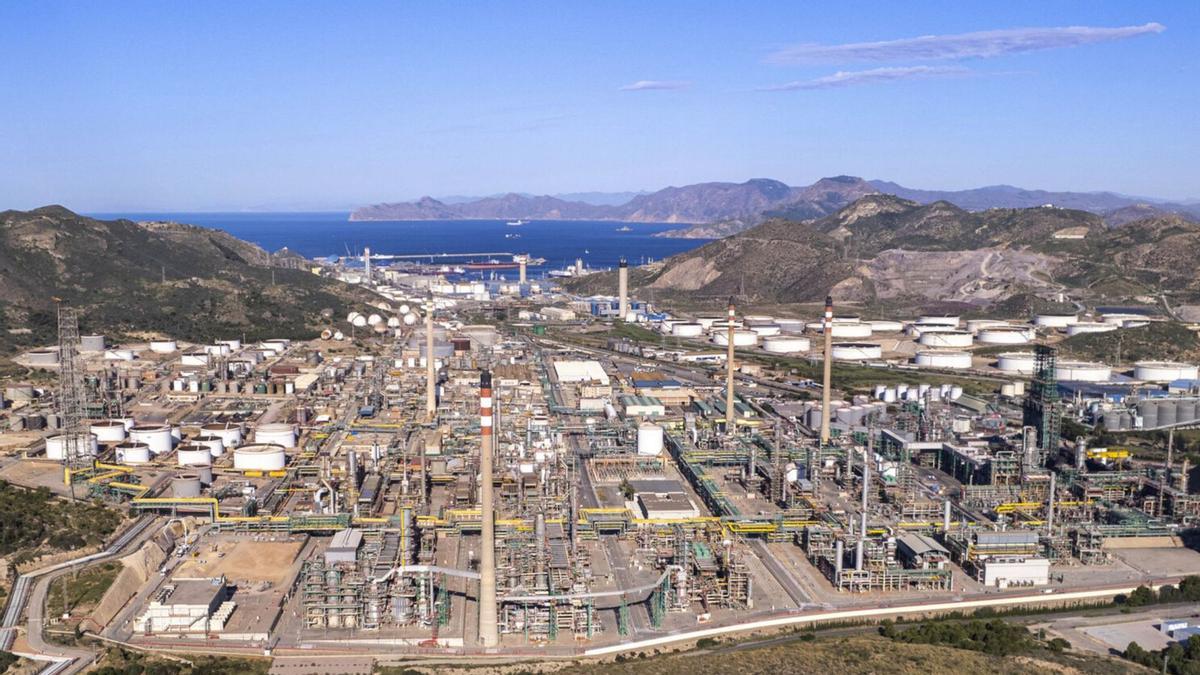 Panorámica del complejo industrial de Repsol en Cartagena. | REPSOL