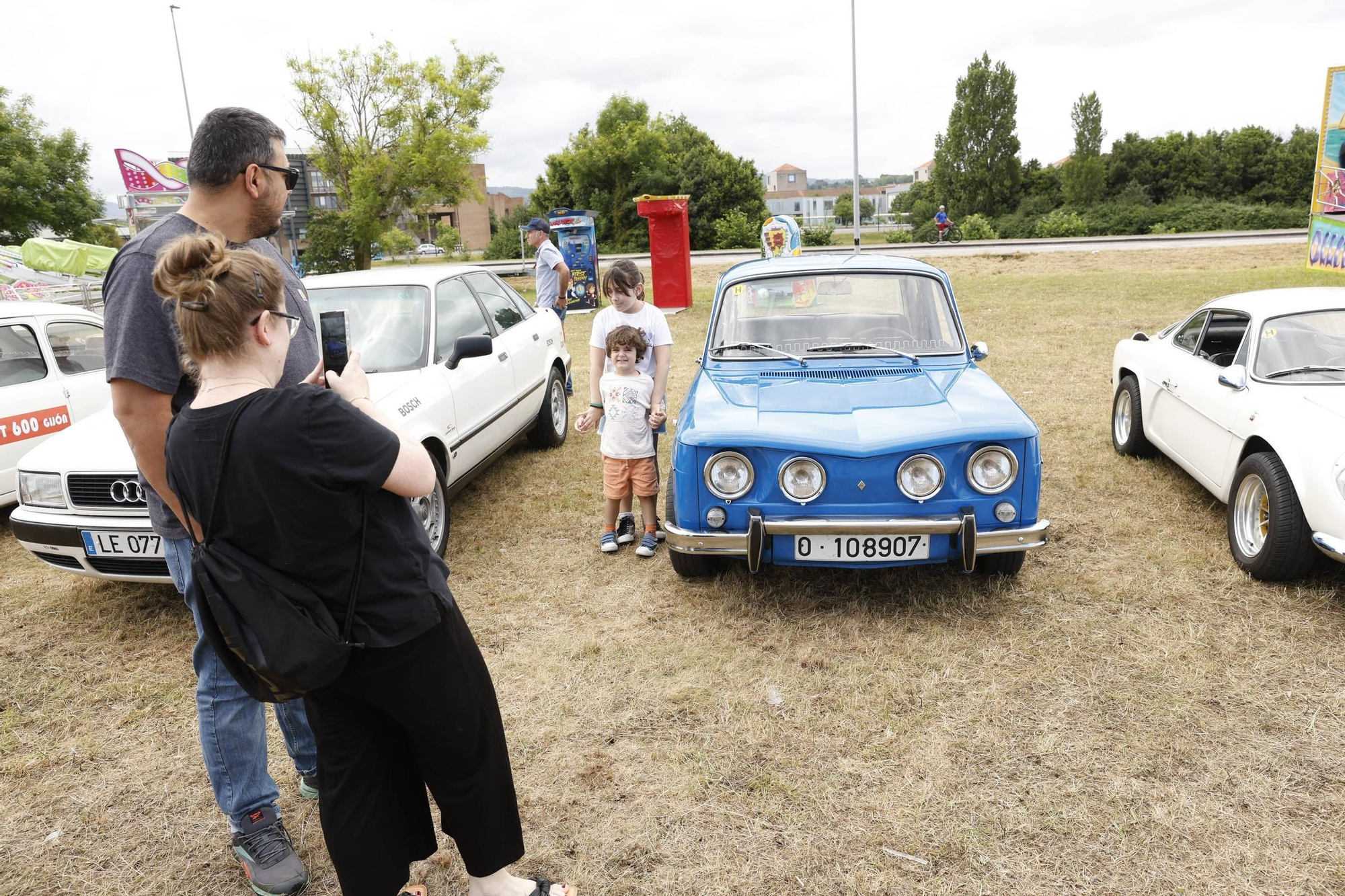 La exposición de coches clásicos en Cabueñes, en imágenes