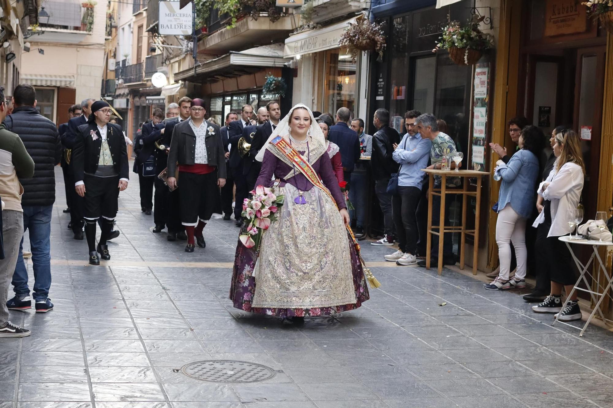 Multitudinaria Ofrenda fallera en Xàtiva