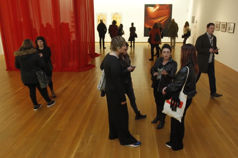 La nueva propuesta del museo vigués revisa las prácticas feministas en Galicia a través de la obra de cincuenta artistas