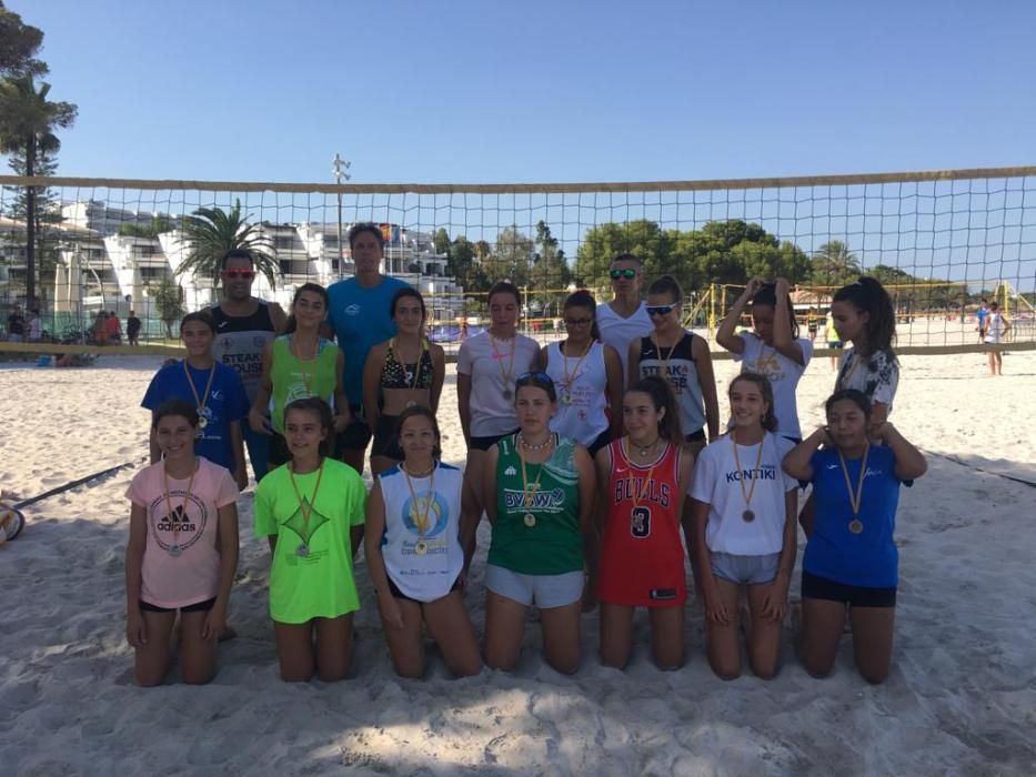 Jornada de voleibol con Rafa Pascual en Port d'Alcúdia