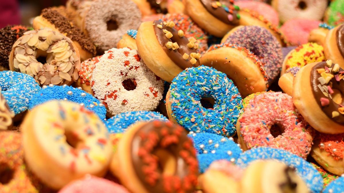 Un surtido de donuts.
