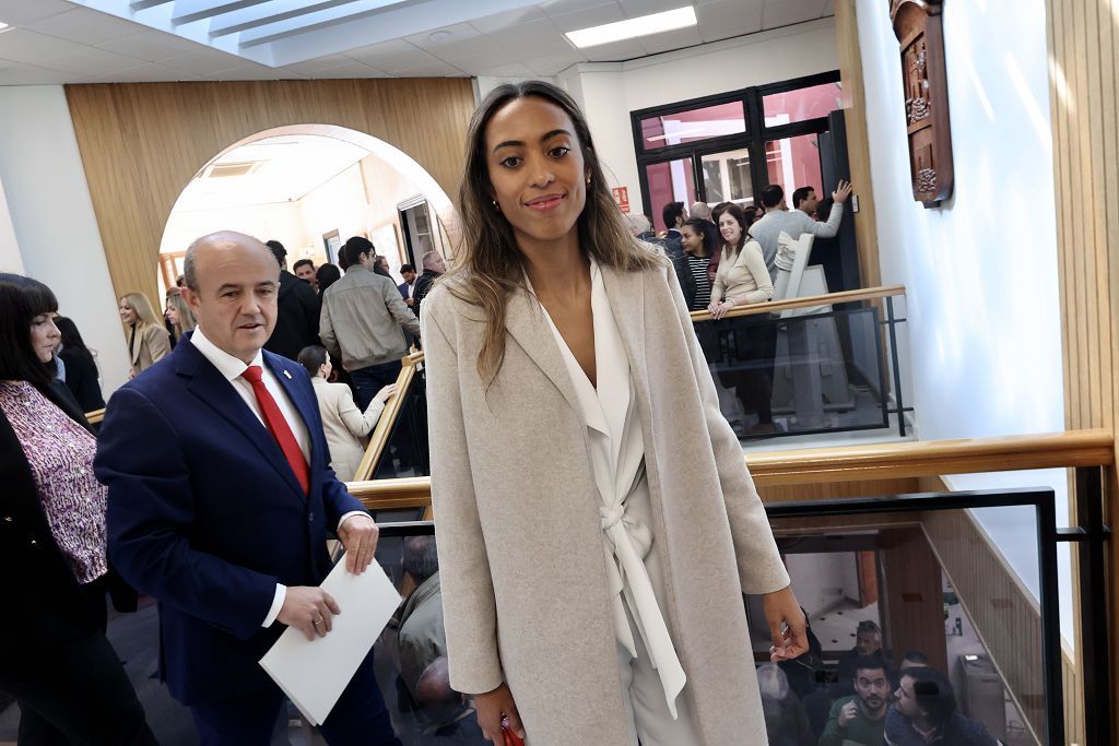 Las imágenes de la moción de censura en Alhama de Murcia