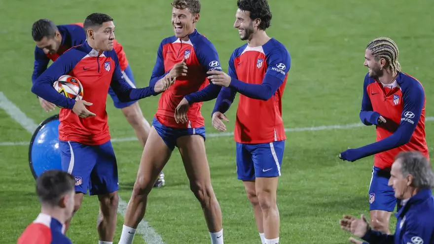 Último entrenamiento del Atlético de Madrid antes del partido ante el Madrid