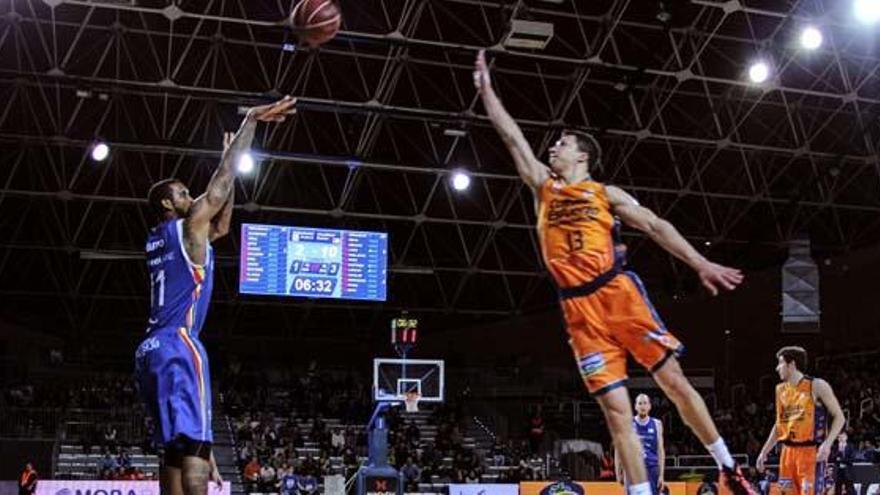 El Valencia logra la victoria en otro final de infarto