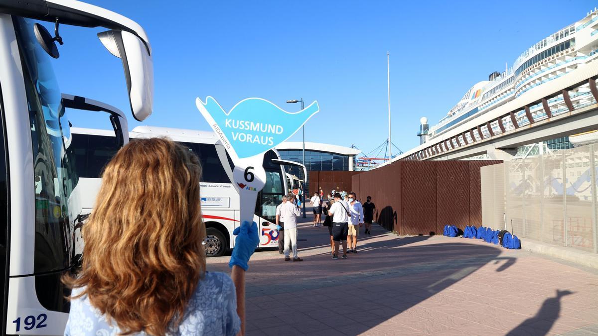 Llega el primer crucero internacional al puerto de Málaga tras la pandemia