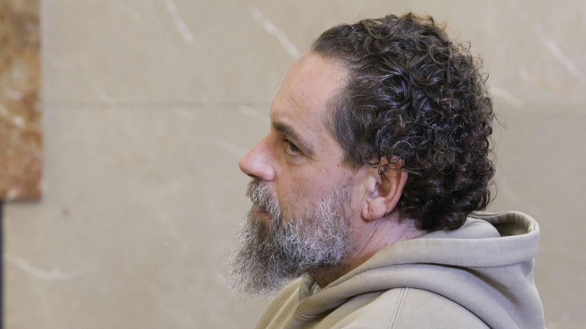 El acusado, durante un momento del juicio con jurado popular que se celebra en la Audiencia de Palma