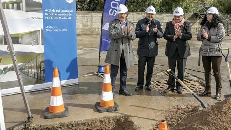 Les palades de la primera pedra de la nova depuradora de Martorell