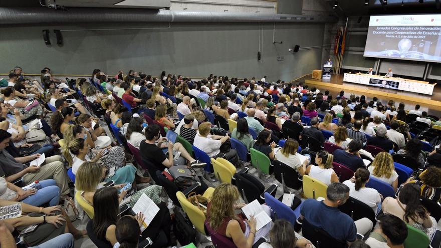 Mil profesores debaten sobre salud mental en la UMU