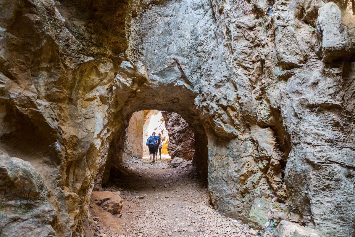Existen varias rutas para descubrir a pie el Cerro del Hierro.