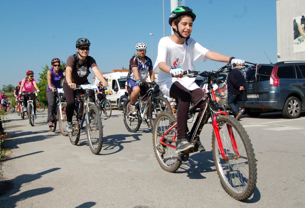 La Decabike reuneix uns 300 amants de la bici a Manresa