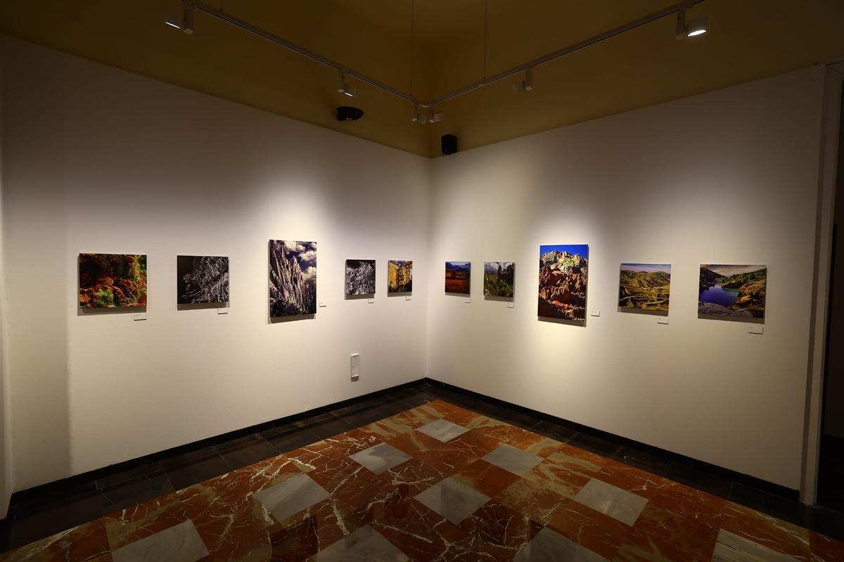 Las fotografías de Fernando Alvira Lizano sobre las paredes del Palacio de Montemuzo