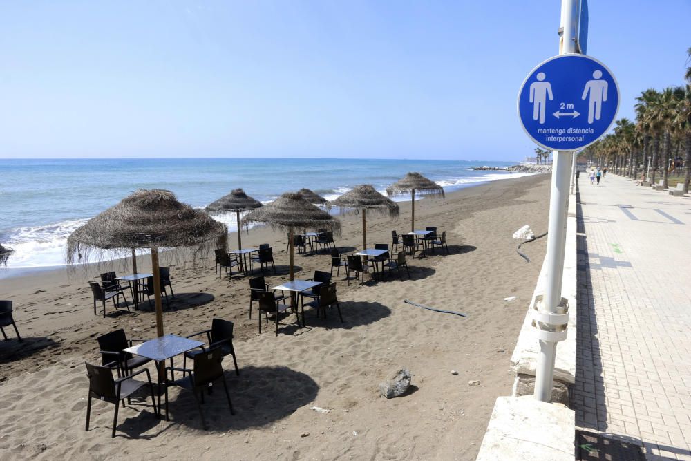 Cada vez queda menos para que Málaga entre en la fase 2 de la desescalada. Con ella, llegará la apertura de las playas y los comercios playeros y los chiringuitos de la capital ya se preparan para una afluencia mayor de bañistas.