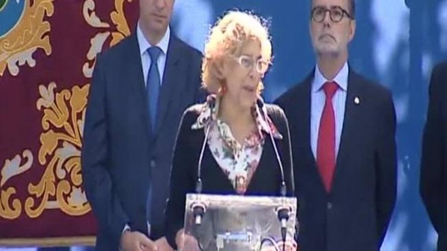 Carmena pide a la policía municipal &quot;que me vean como una vecina más