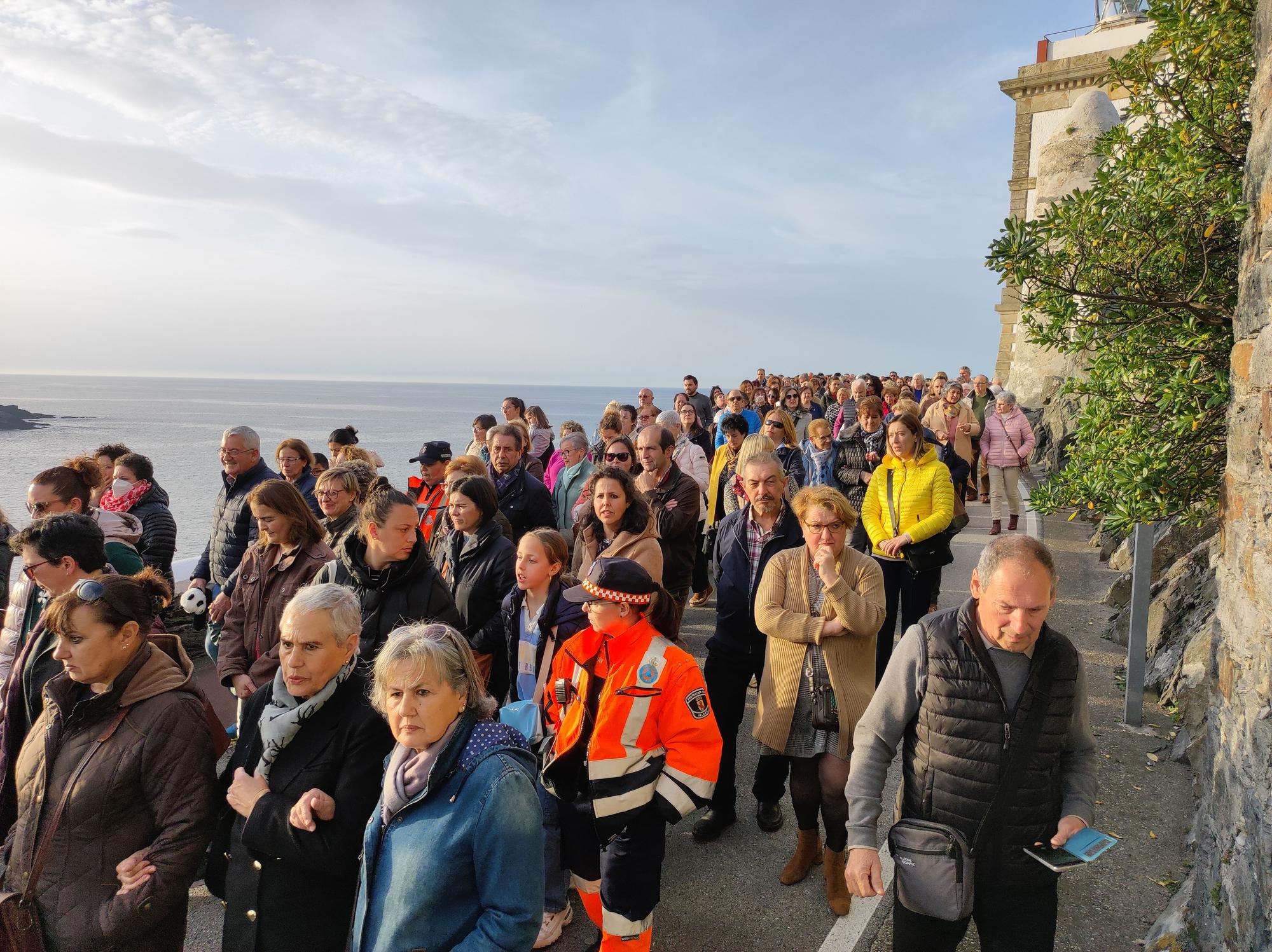 Así fue la procesión de bajada que abre la Semana Santa de Luarca