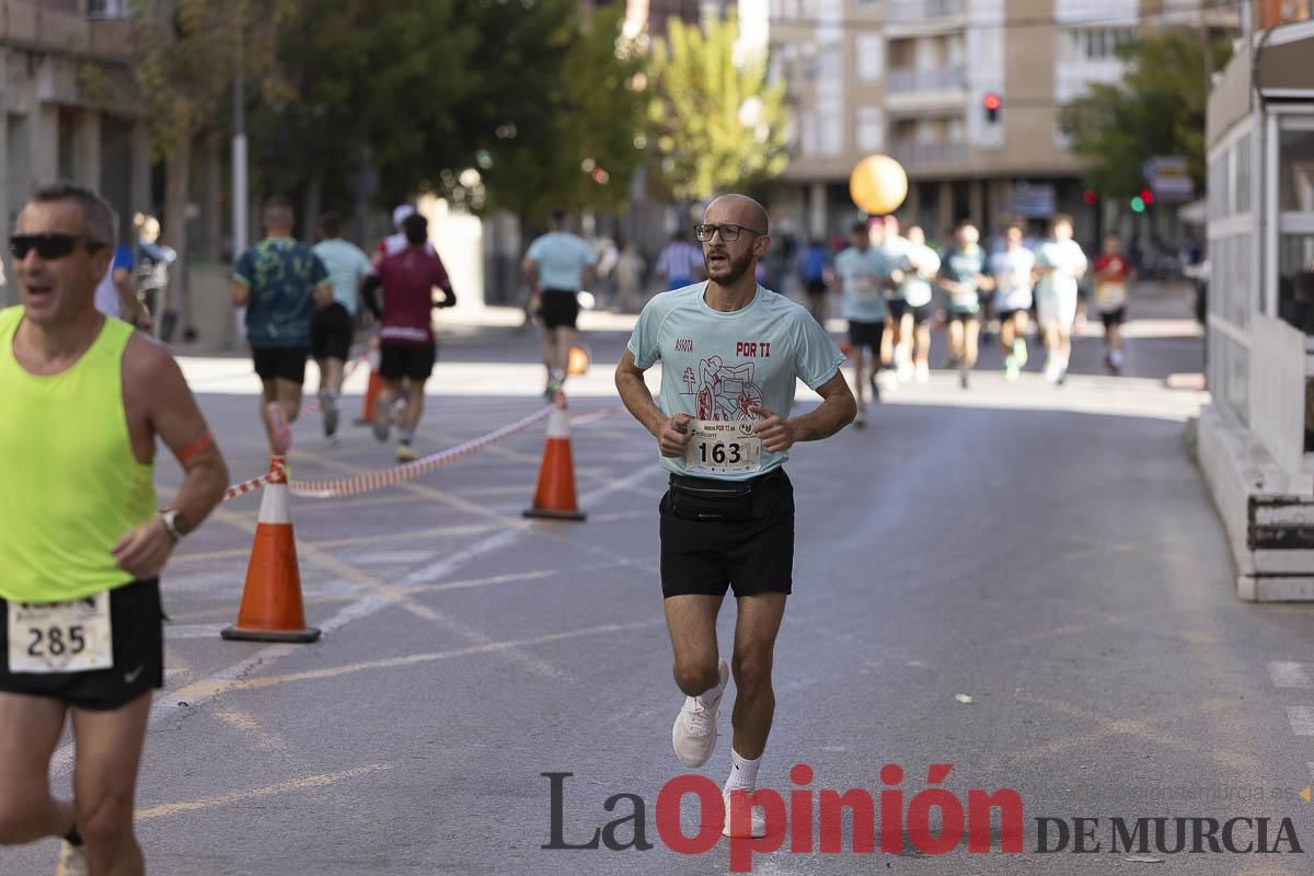 Carrera '10K Assota por ti' en Caravaca (salida y giro primera vuelta)